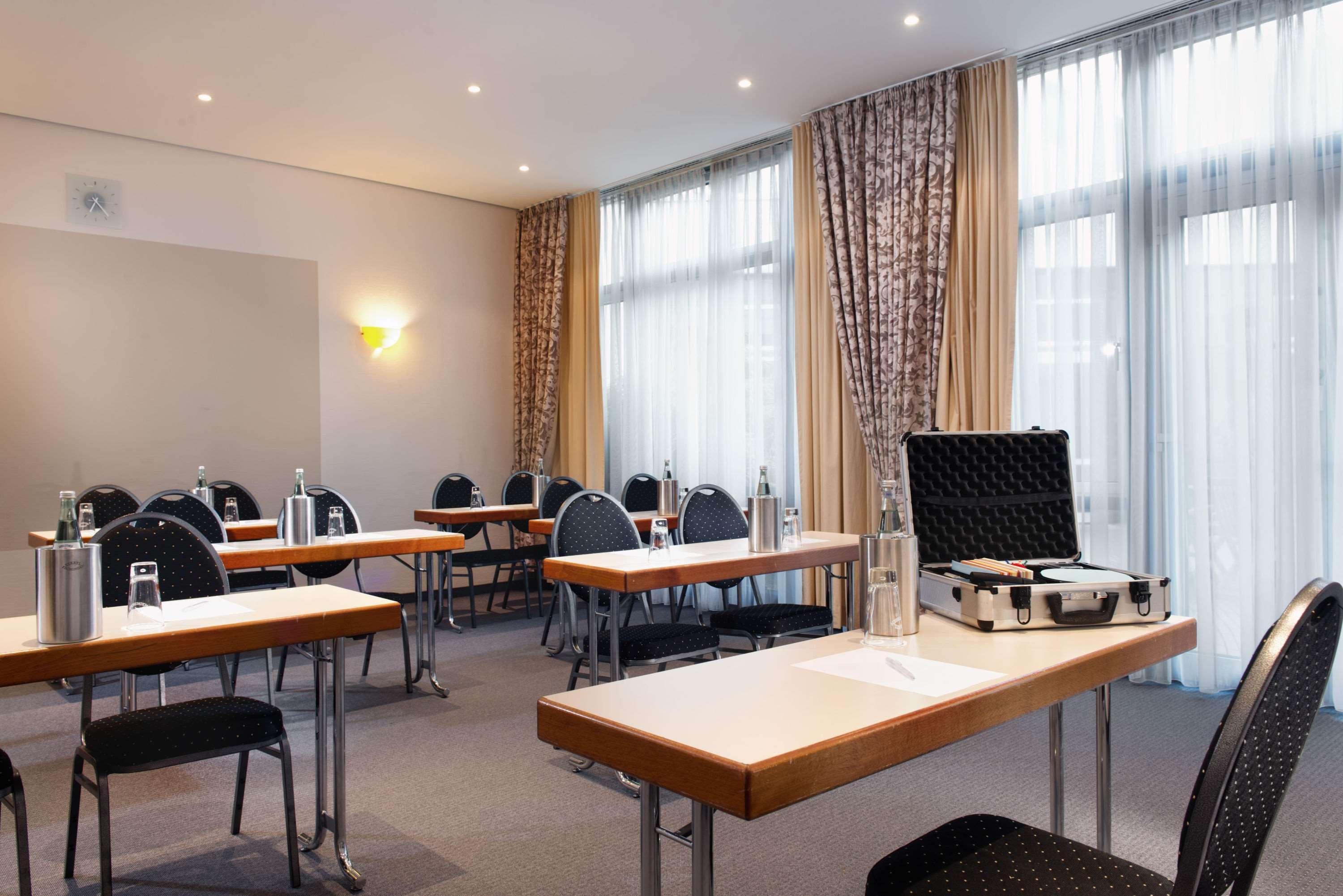 Hotel Wyndham Garden Berlin 4*