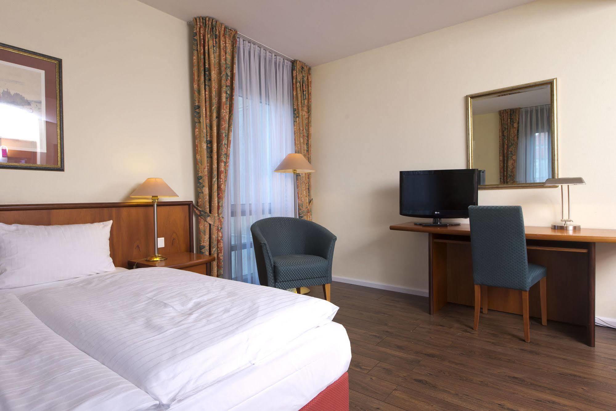 Wyndham Garden Berlin Hotel 4*